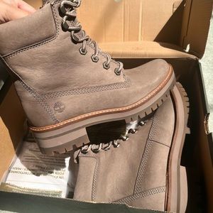 Timberland Courmayeur Valley Boot Womens 6